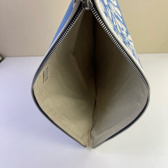 WKND WYFR Blue White Tapestry Boho Floral Clutch Oversized Zipper Top 14" x 7" - Picture 6 of 9